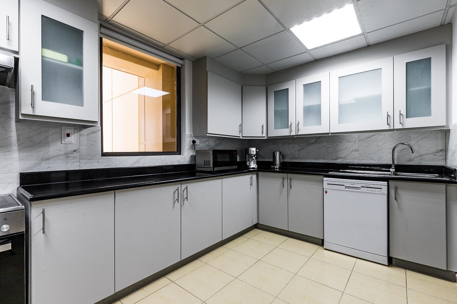 Jbr Full Sea View 1 Br Apartment *